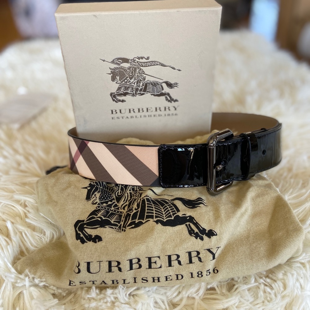 Burberry Women’s Nova Check 40mm Belt